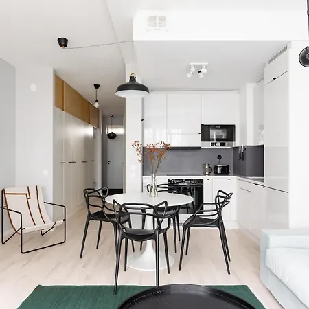 Stylish Ullanlinna Flat With Patio Helsinki