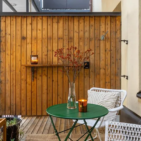 Stylish Ullanlinna Flat With Patio *