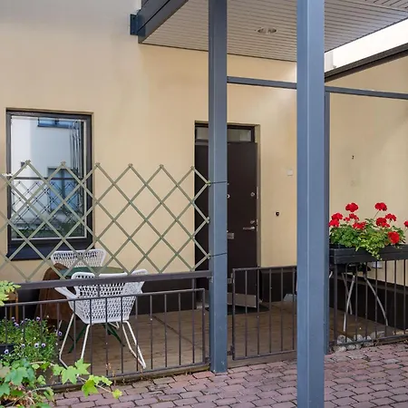 Stylish Ullanlinna Flat With Patio
